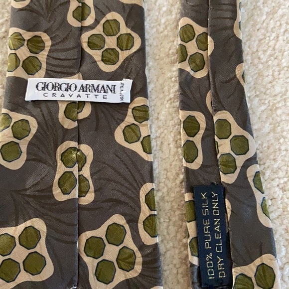 Giorgio Armani 100% pure silk tie Made in Italy 9 cm - Picture 3 of 3